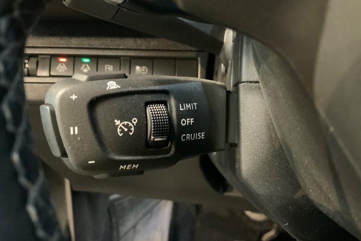 Sort Peugeot 3008 fra 2020