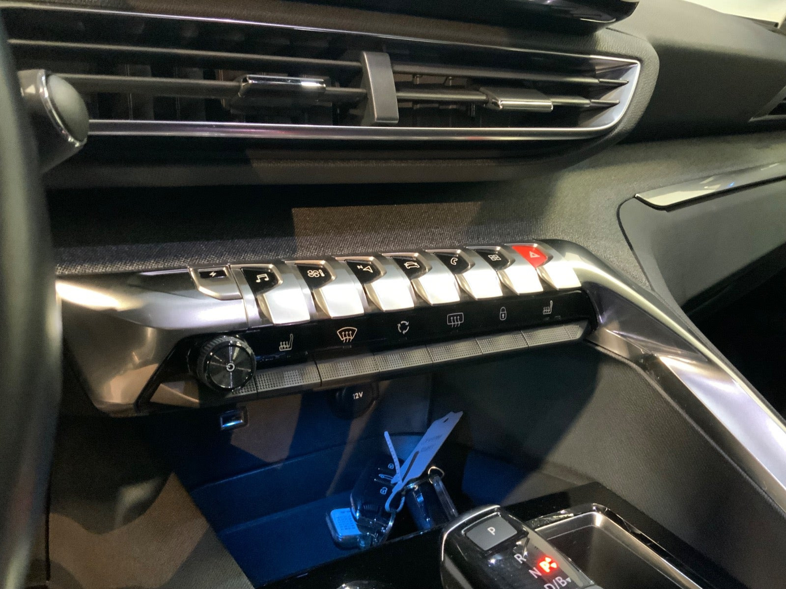 Sort Peugeot 3008 fra 2020