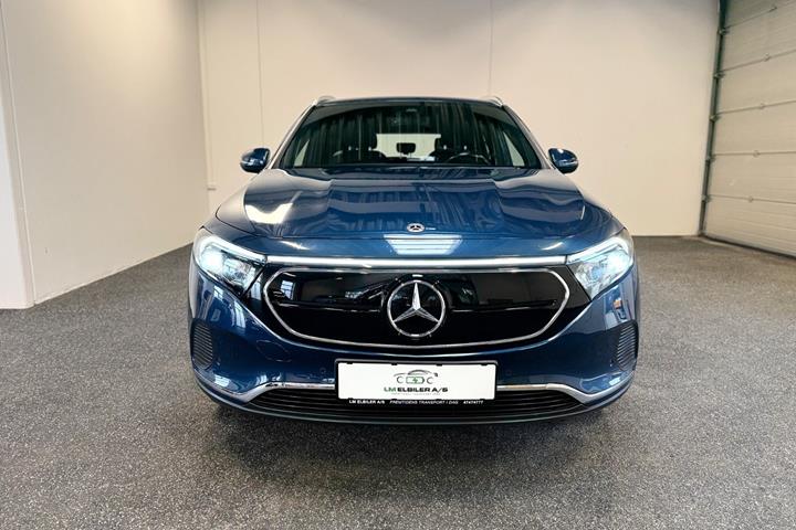 Blå Mercedes EQA250 fra 2022