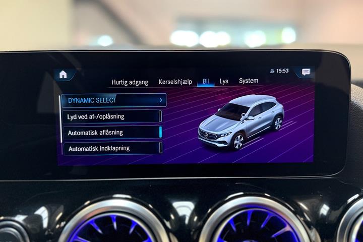 Blå Mercedes EQA250 fra 2022