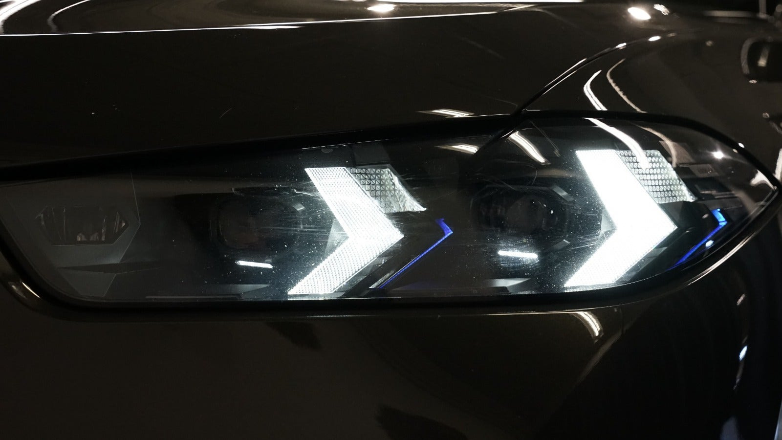 Grå BMW X5 fra 2023
