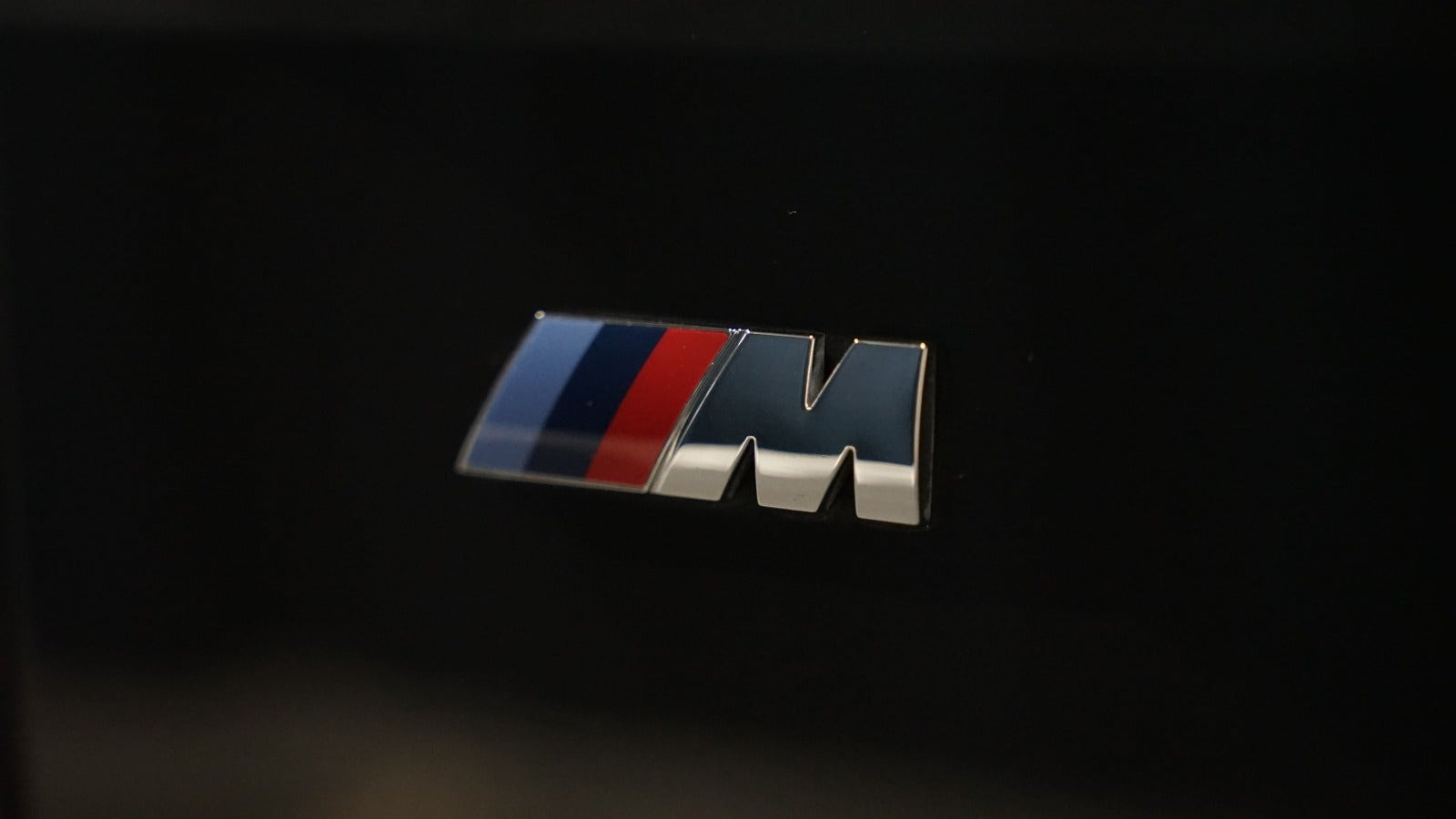 Grå BMW X5 fra 2023