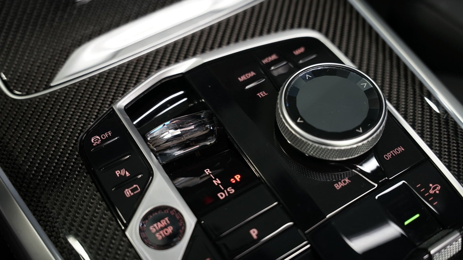Grå BMW X5 fra 2023