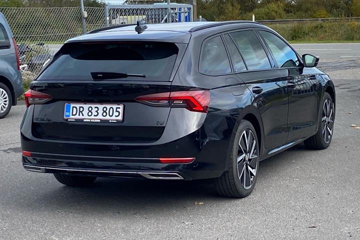 Sort Skoda Octavia fra 2022