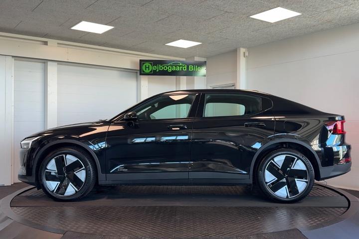 Sort Polestar 2 fra 2025