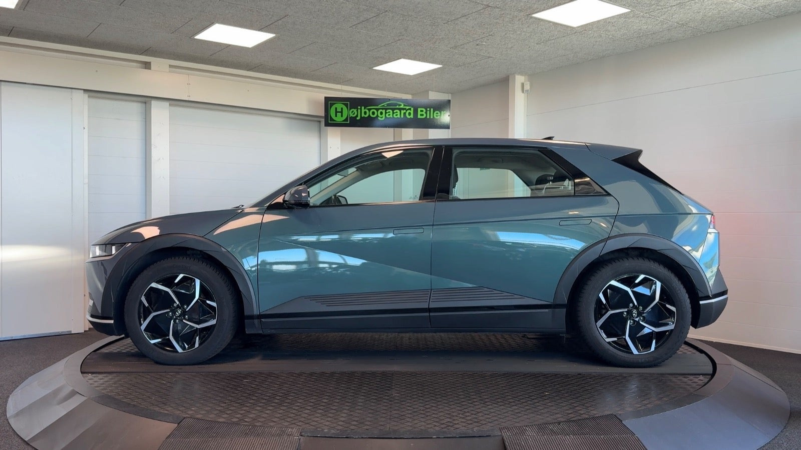 Blå Hyundai Ioniq 5 fra 2021