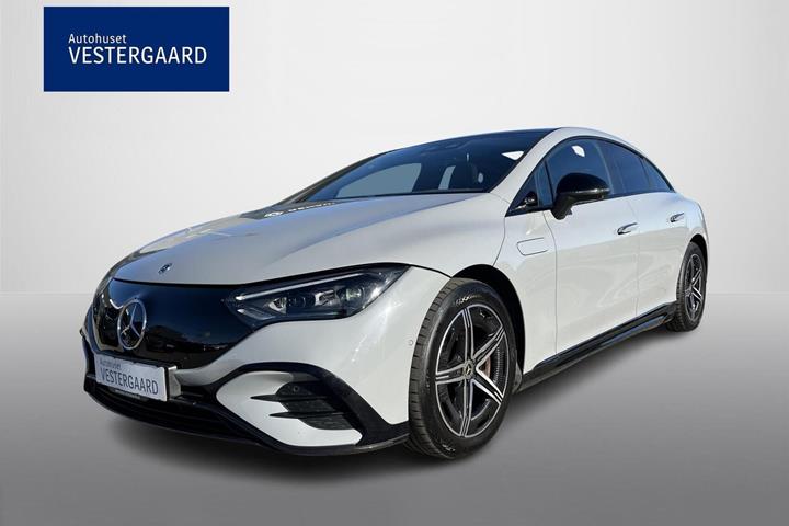Grå Mercedes EQE350 fra 2023
