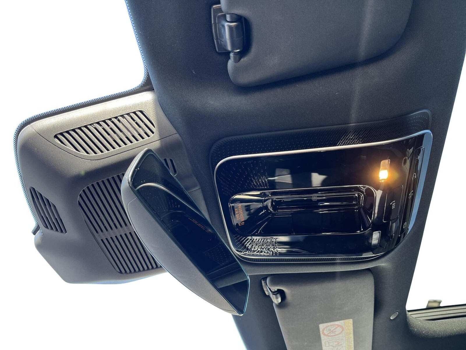 Grå Mercedes EQE350 fra 2023