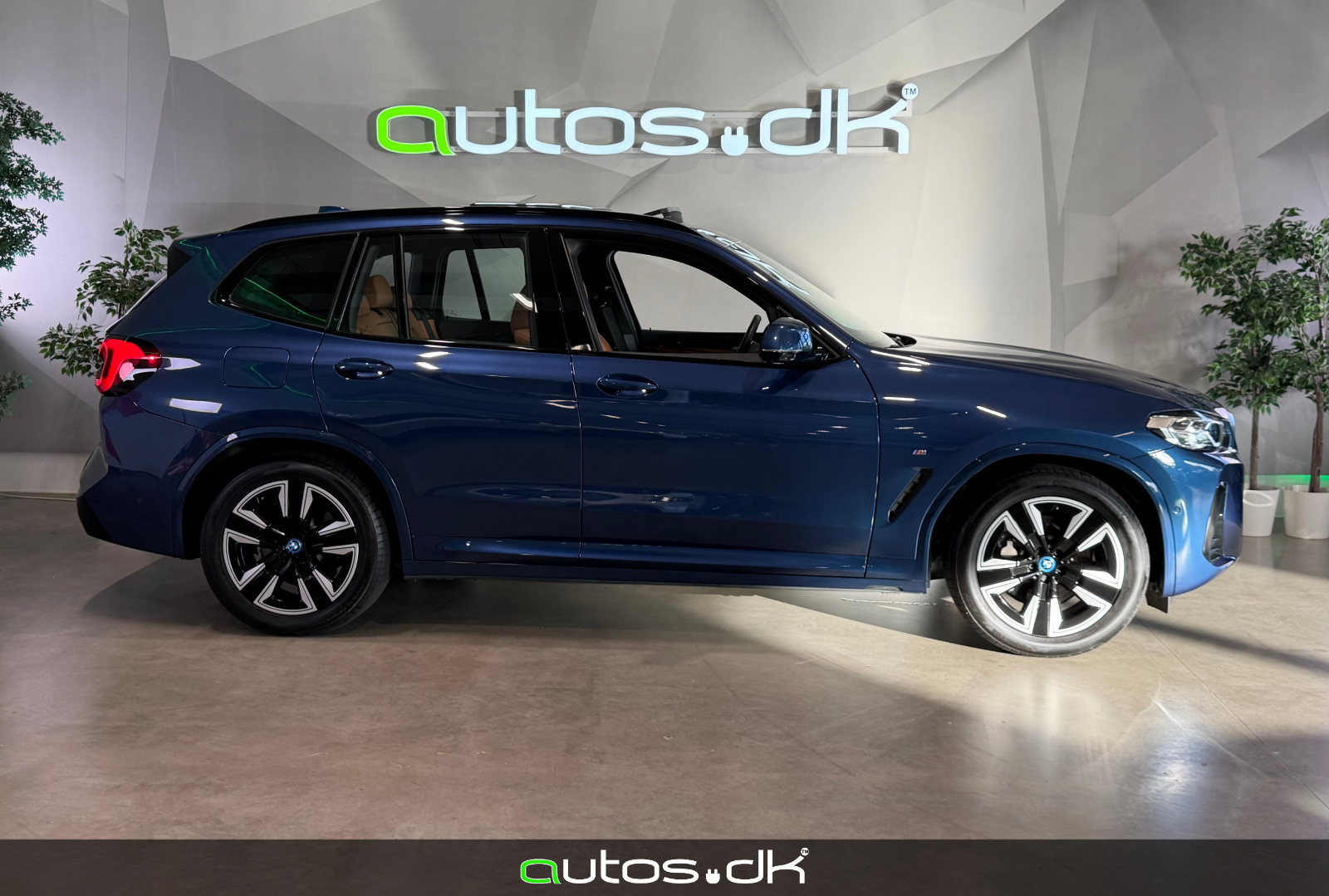 Blå BMW iX3 fra 2024