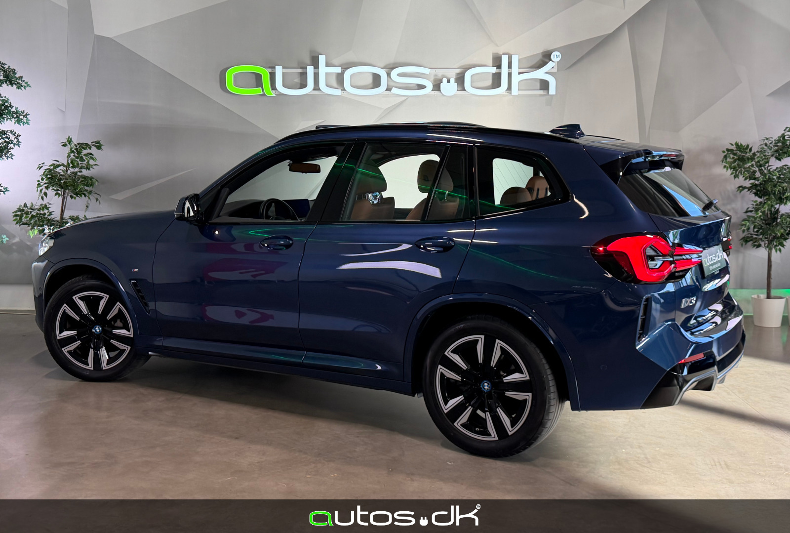 Blå BMW iX3 fra 2024