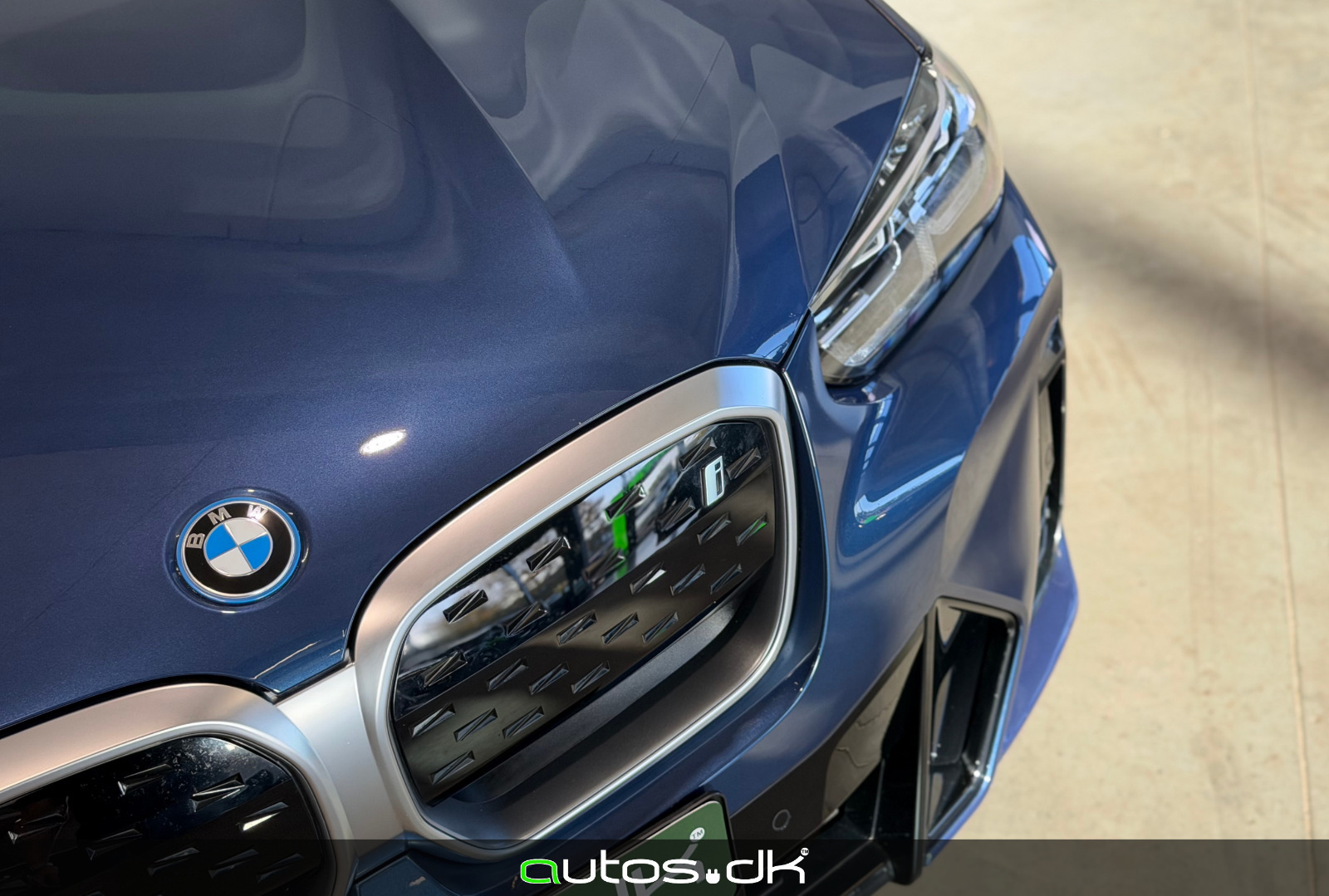 Blå BMW iX3 fra 2024