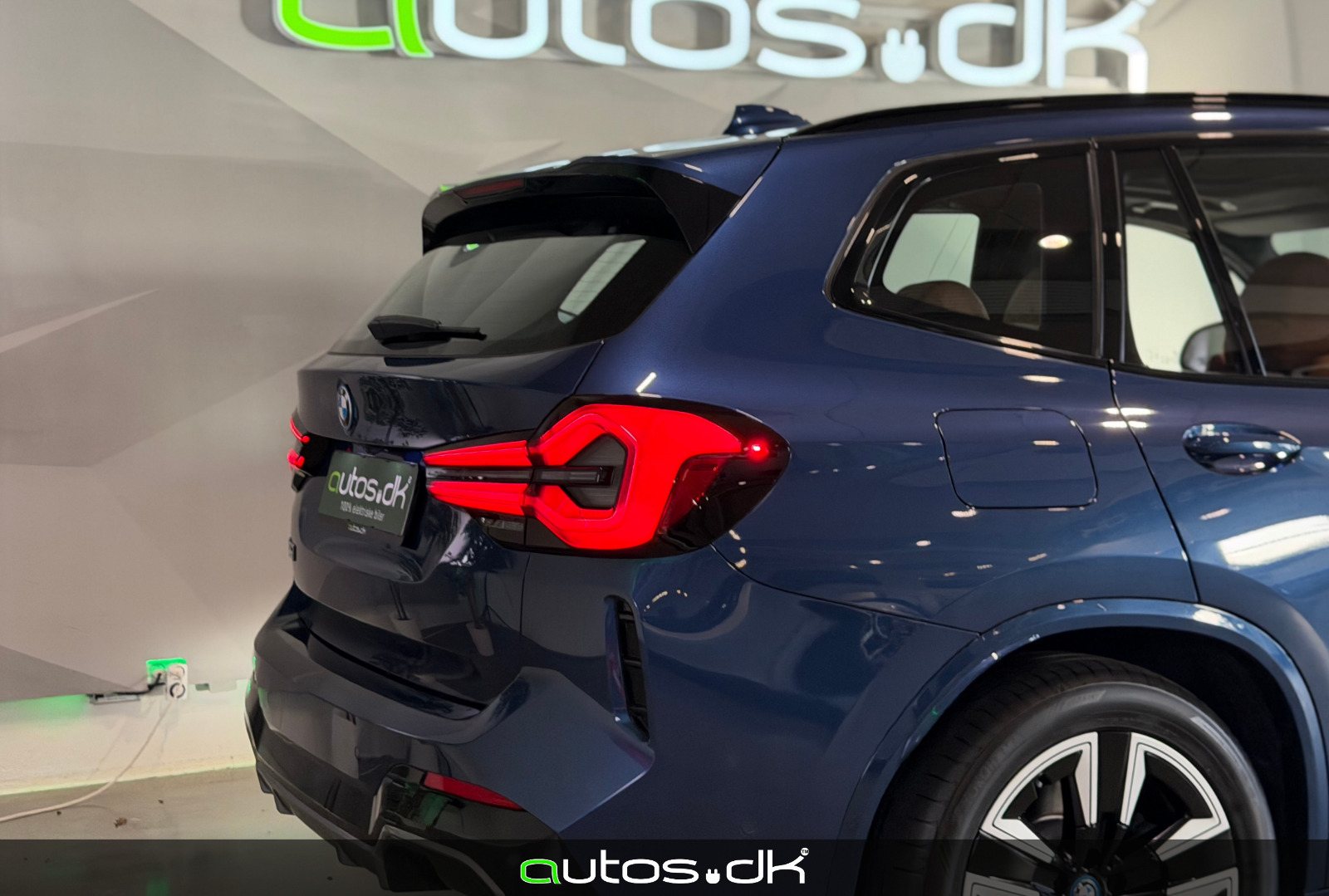Blå BMW iX3 fra 2024