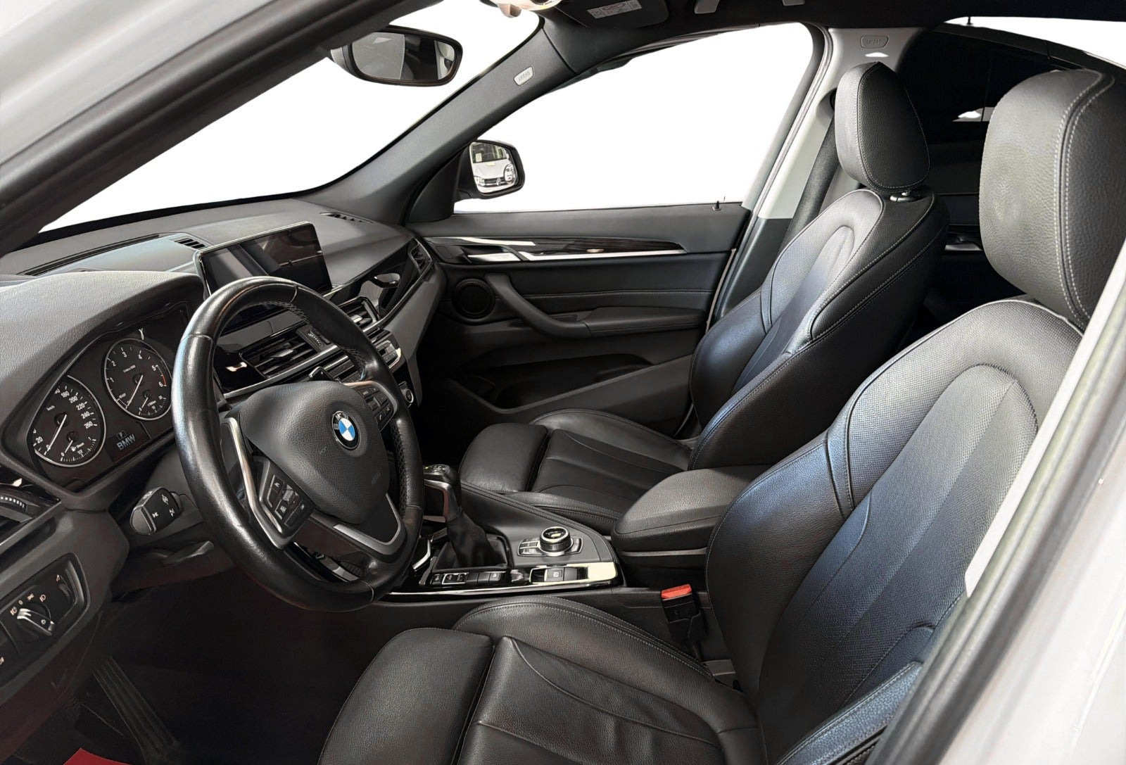 Hvid BMW X1 fra 2017