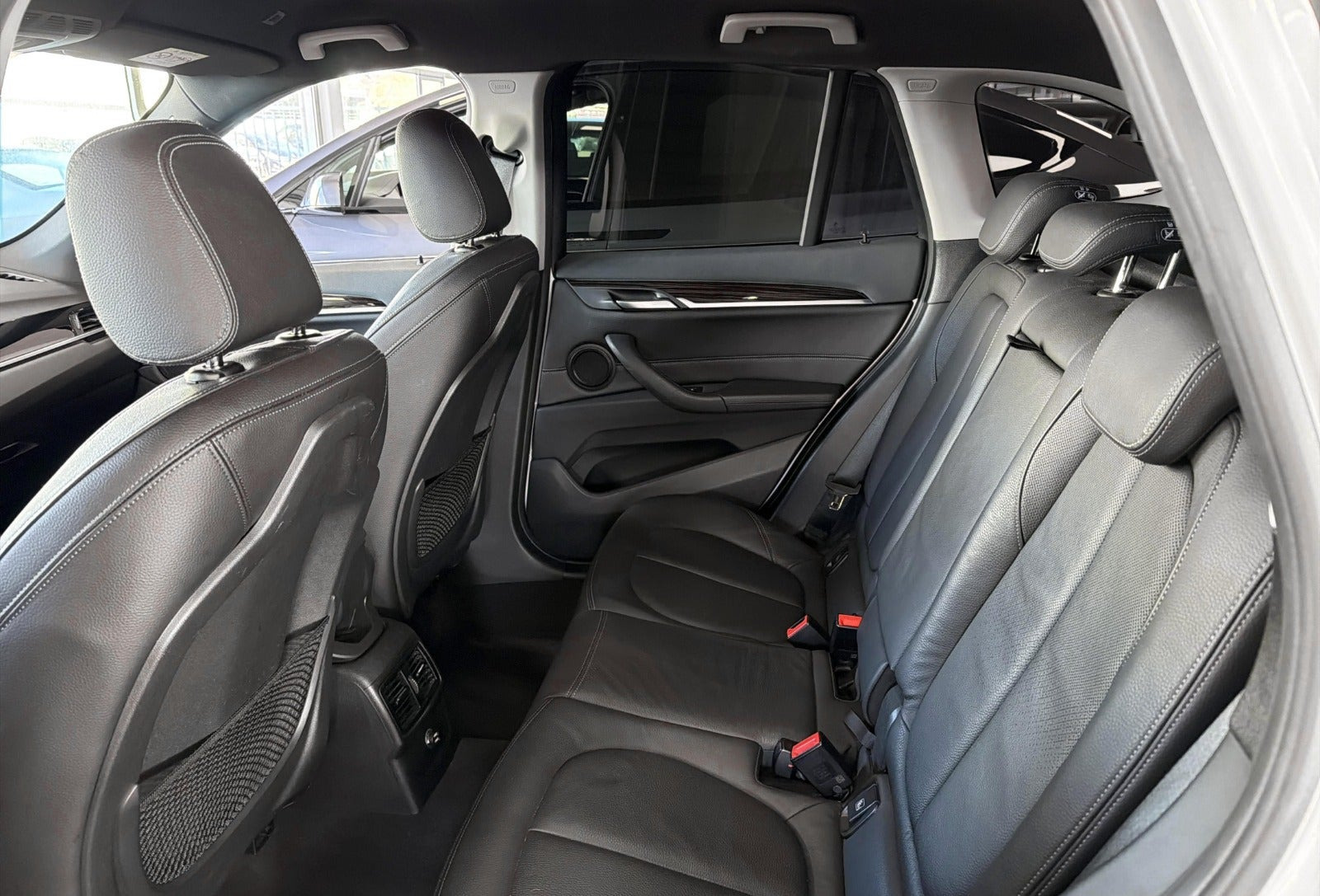 Hvid BMW X1 fra 2017