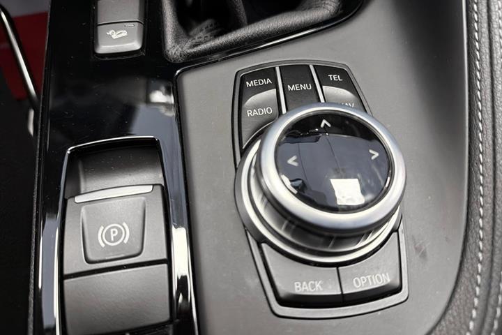 Hvid BMW X1 fra 2017