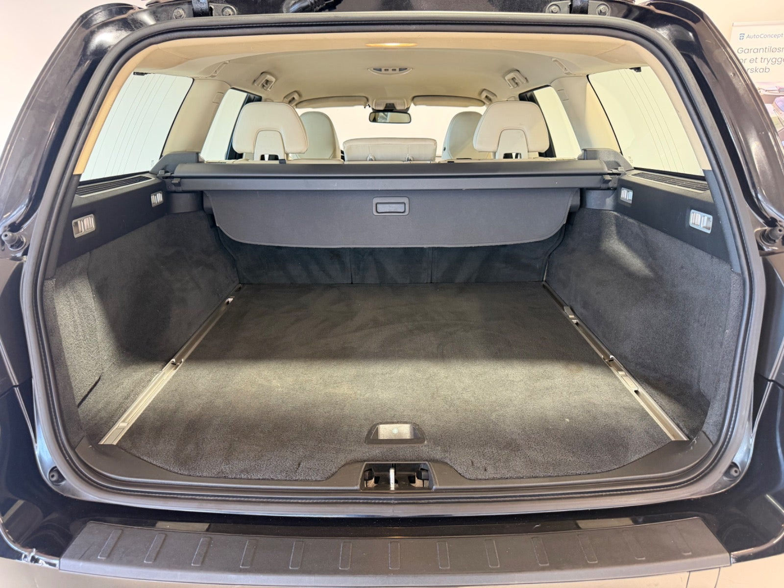 Sort Volvo V70 fra 2010