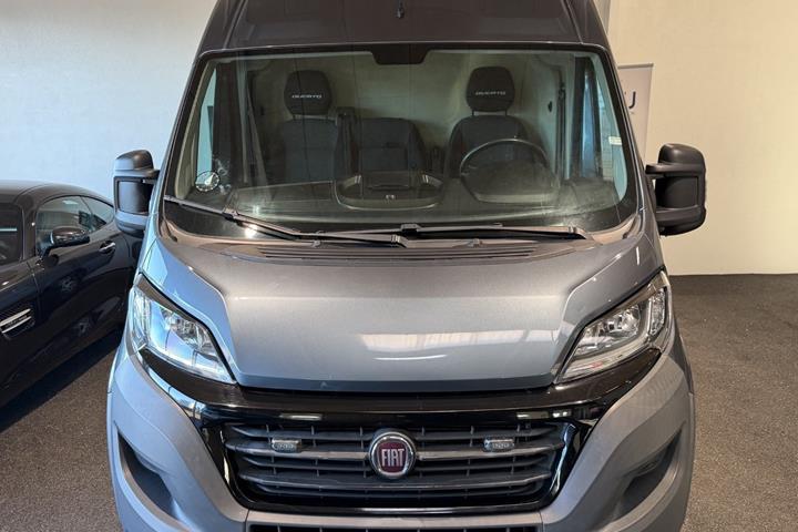 Blå Fiat Ducato 30 fra 2018