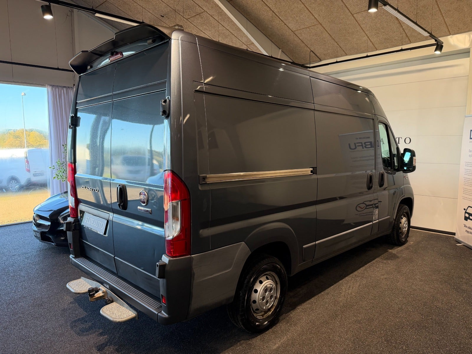 Blå Fiat Ducato 30 fra 2018