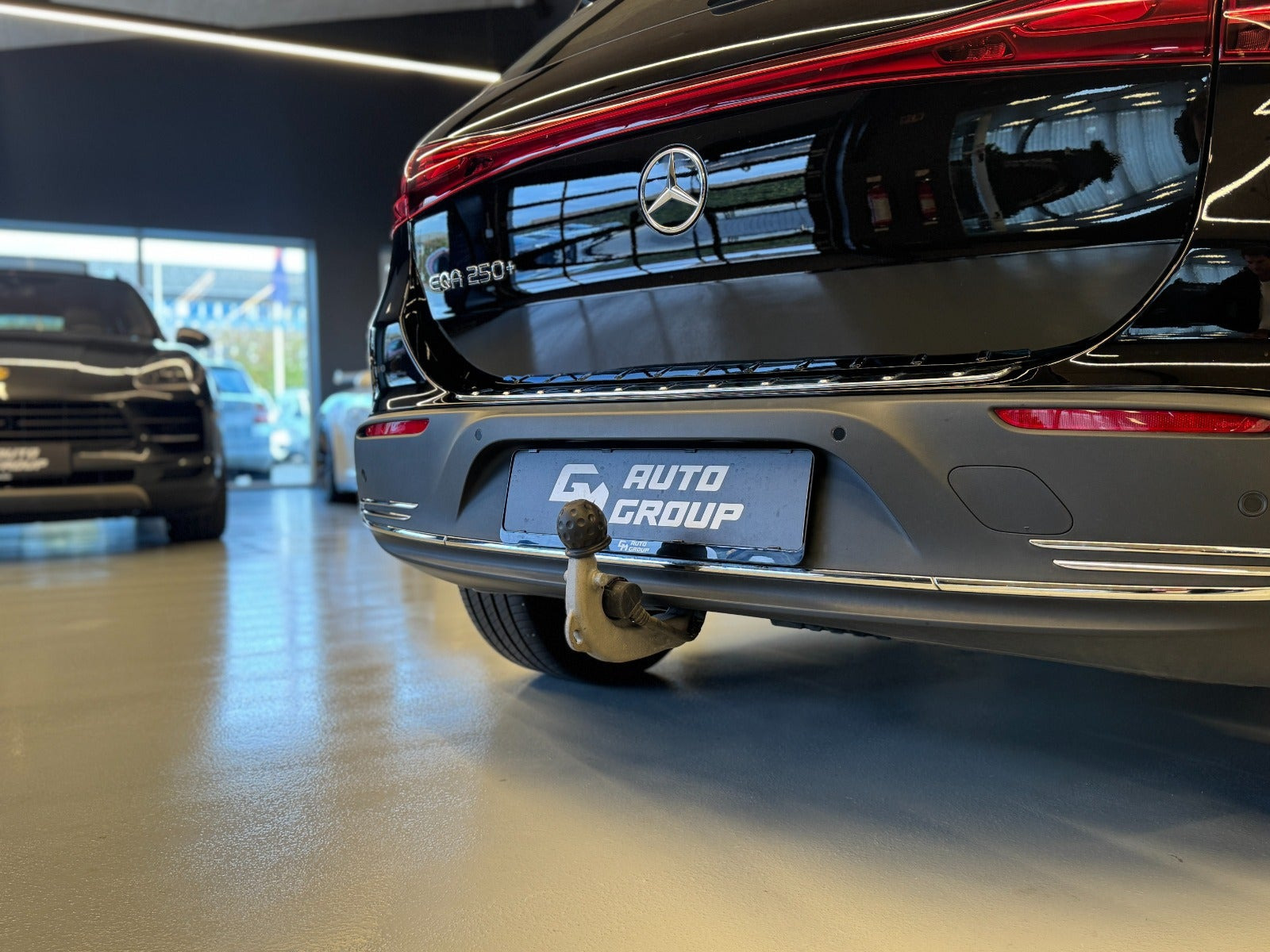 Sort Mercedes EQA250+ fra 2024
