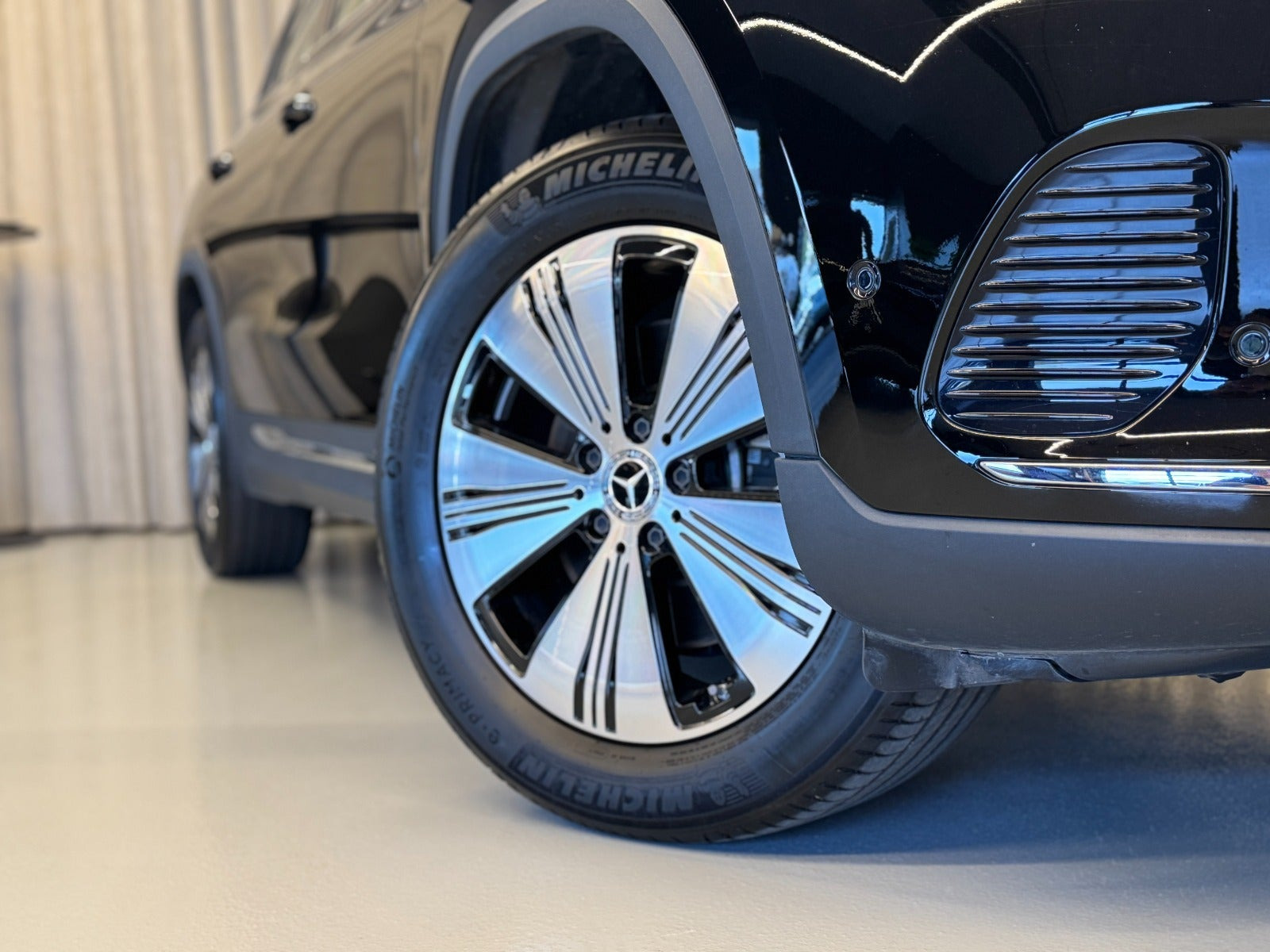 Sort Mercedes EQA250+ fra 2024