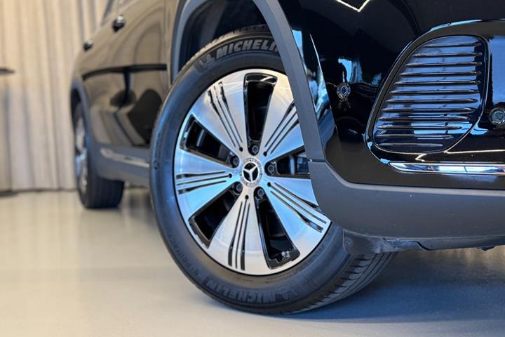 Sort Mercedes EQA250+ fra 2024
