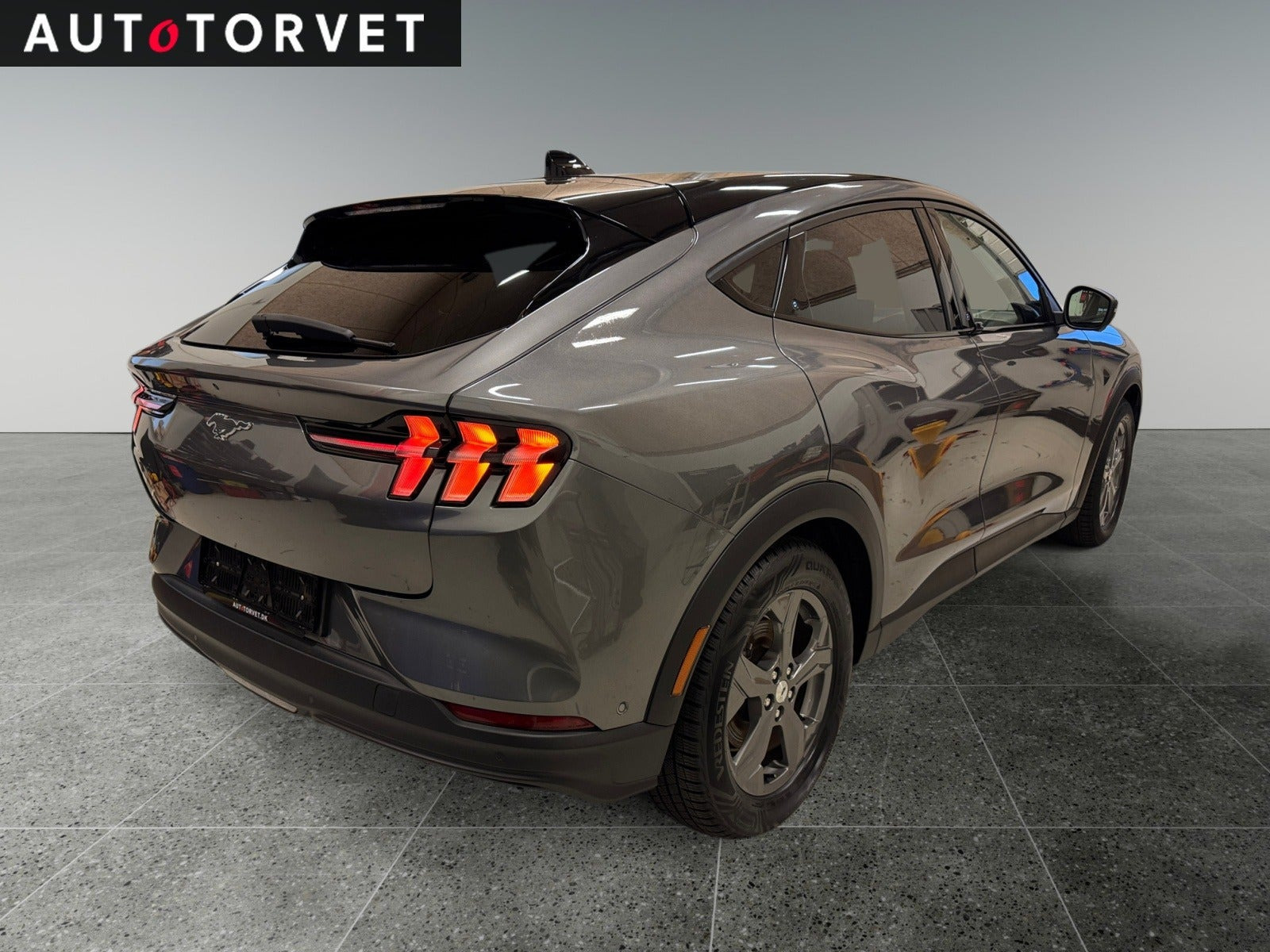 Grå Ford Mustang Mach-E fra 2021