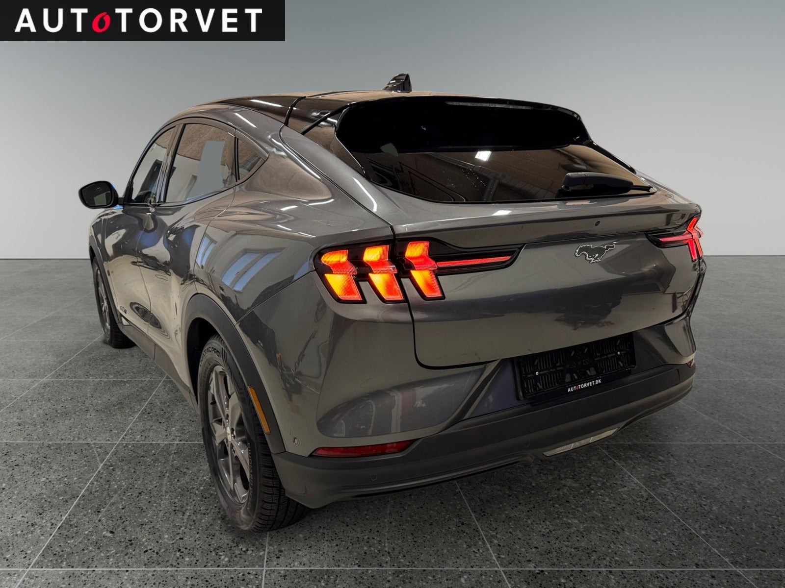 Grå Ford Mustang Mach-E fra 2021