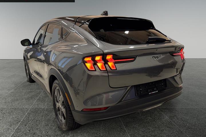 Grå Ford Mustang Mach-E fra 2021