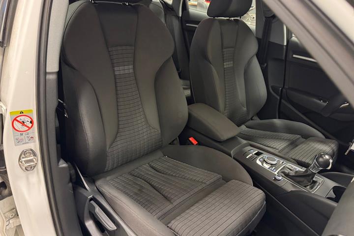 Hvid Audi A3 fra 2019