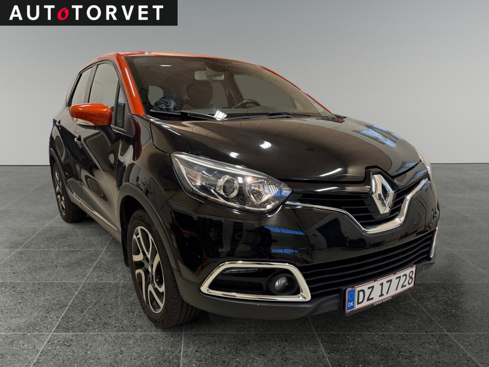 Sort Renault Captur fra 2016