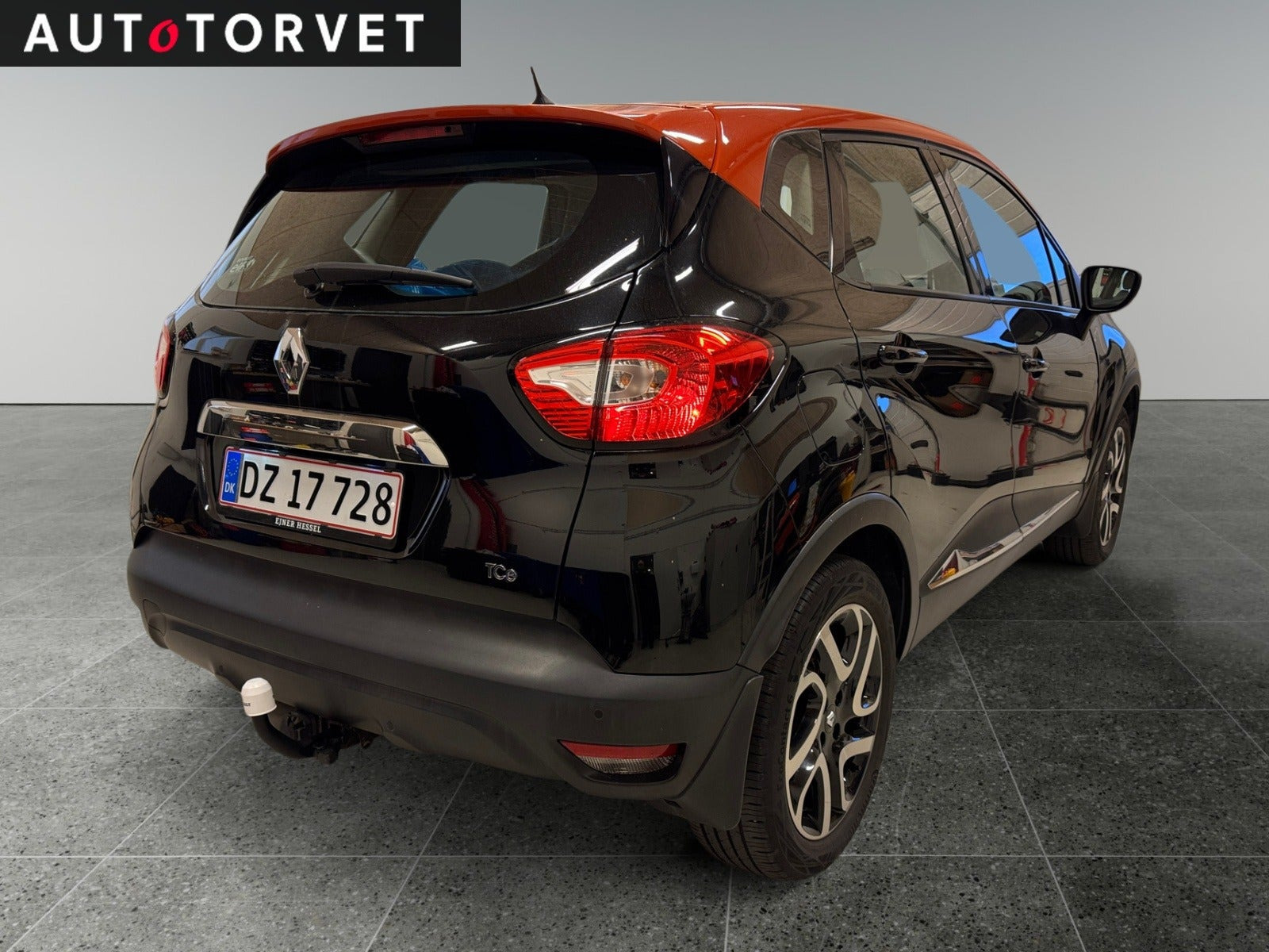 Sort Renault Captur fra 2016