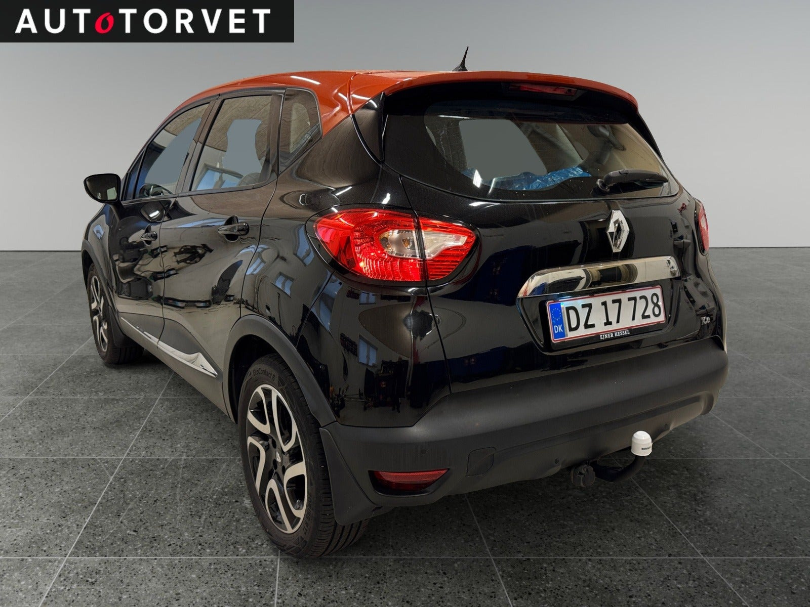 Sort Renault Captur fra 2016
