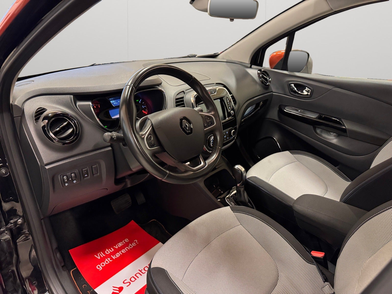 Sort Renault Captur fra 2016