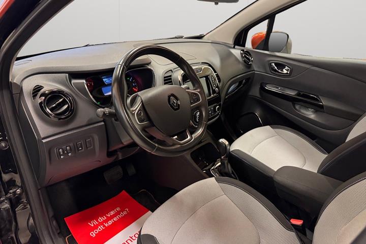 Sort Renault Captur fra 2016
