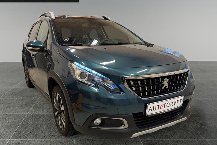 Blå Peugeot 2008 fra 2018