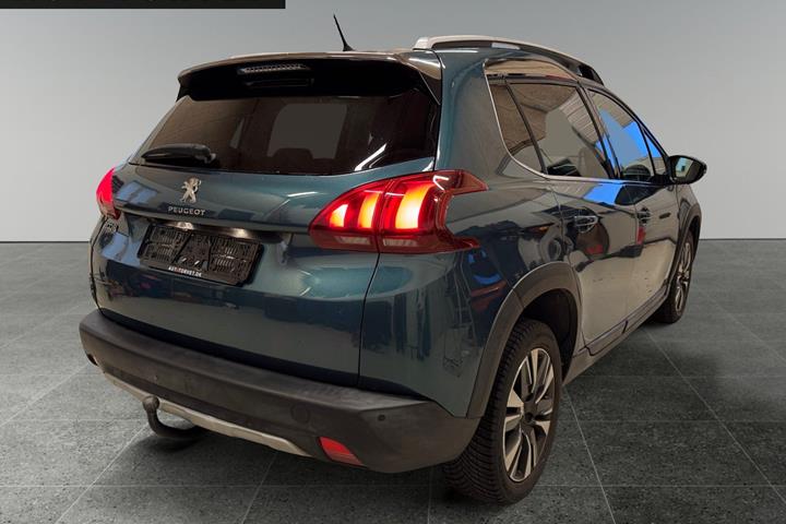 Blå Peugeot 2008 fra 2018