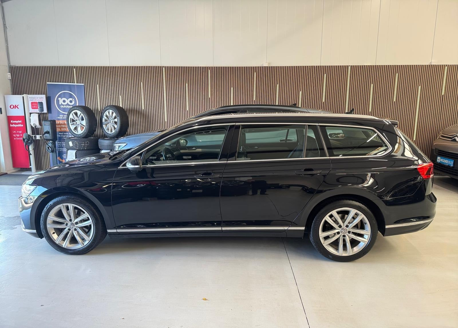 Sort VW Passat fra 2020