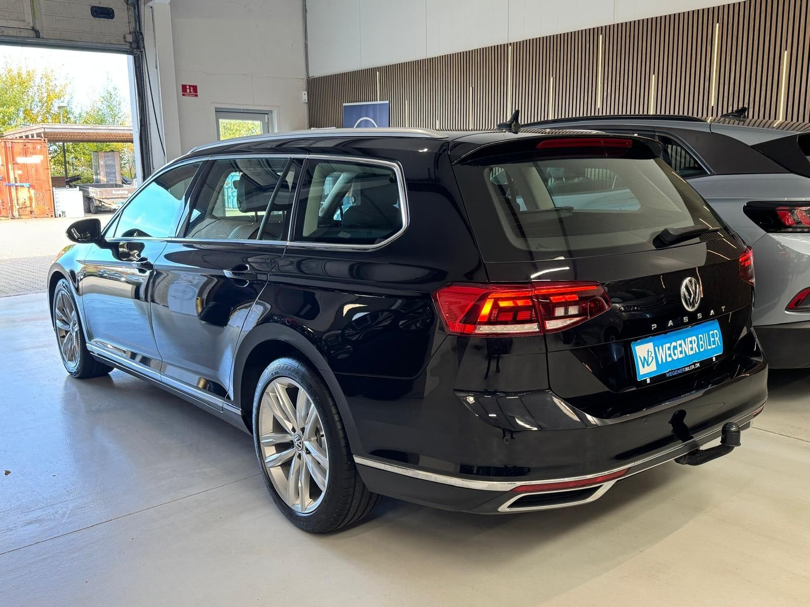 Sort VW Passat fra 2020