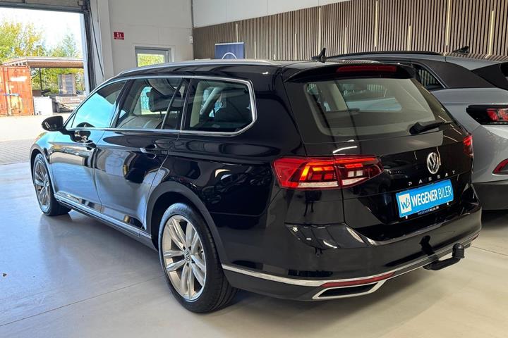Sort VW Passat fra 2020