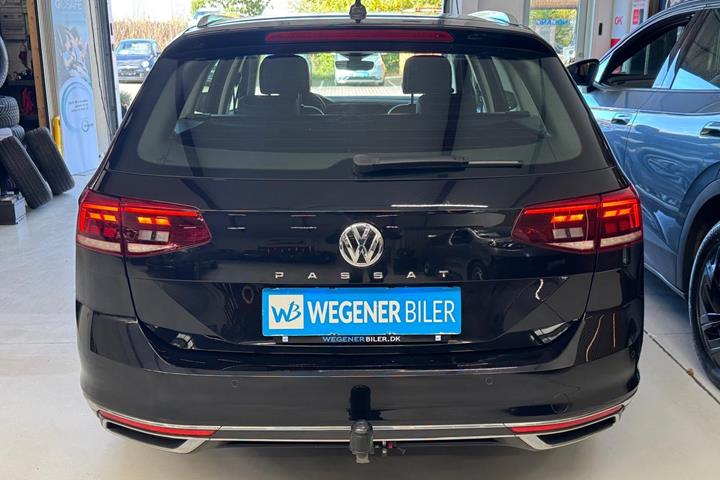 Sort VW Passat fra 2020