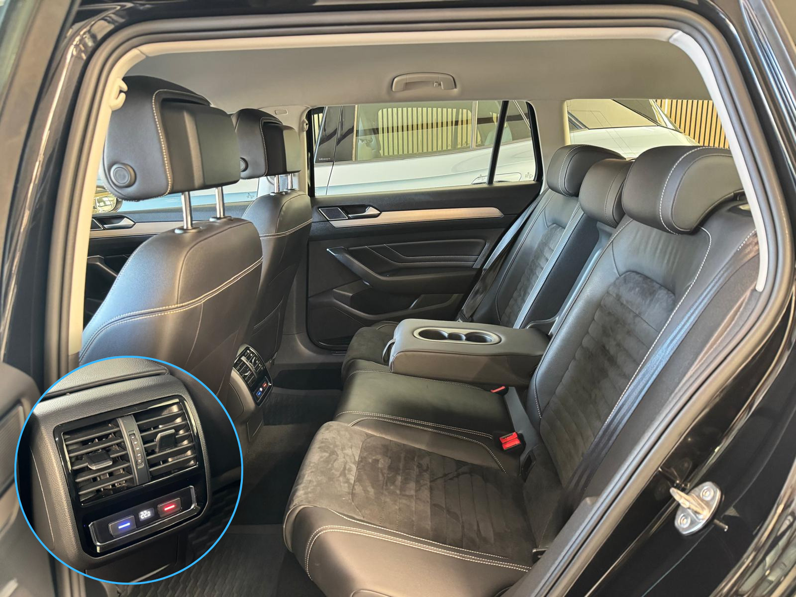 Sort VW Passat fra 2020