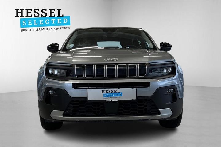 Grå Jeep Avenger fra 2025