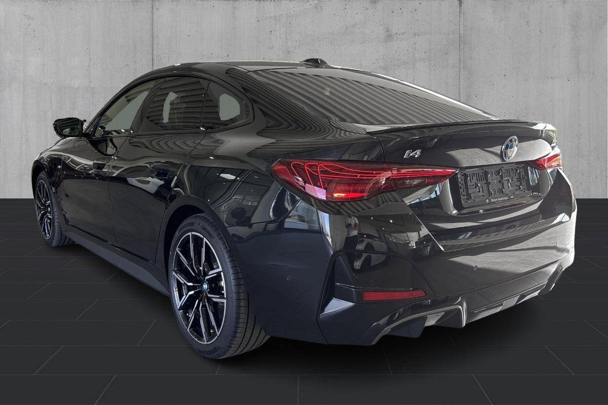 Sort BMW i4 fra 2025