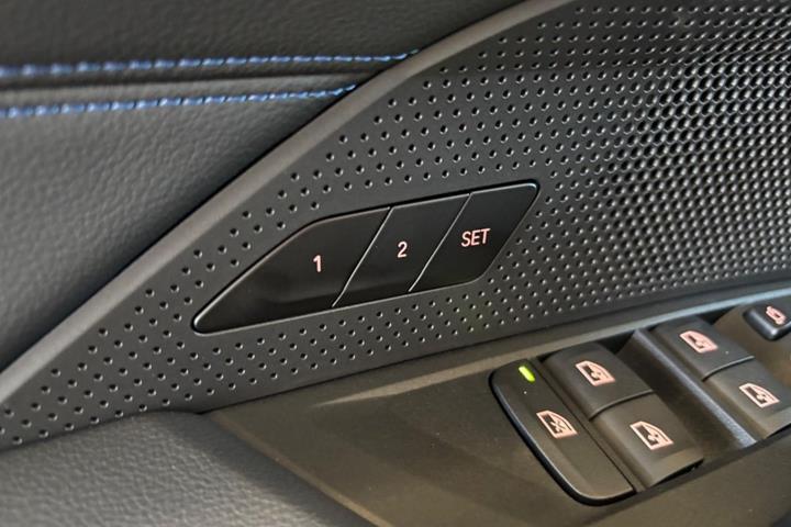 Sort BMW i4 fra 2025