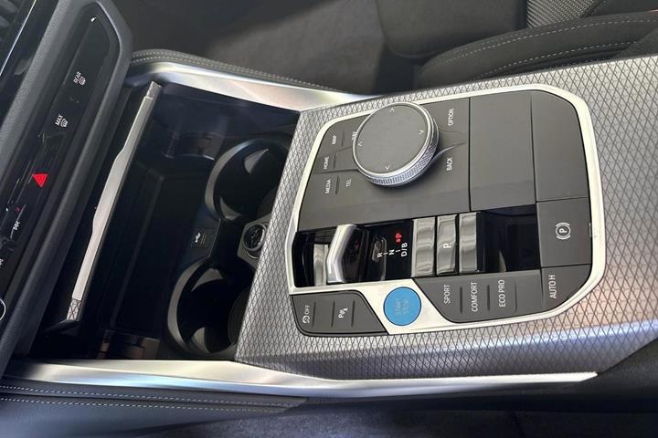 Sort BMW i4 fra 2025