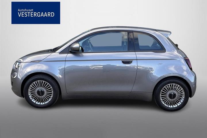 Grå Fiat 500e fra 2023