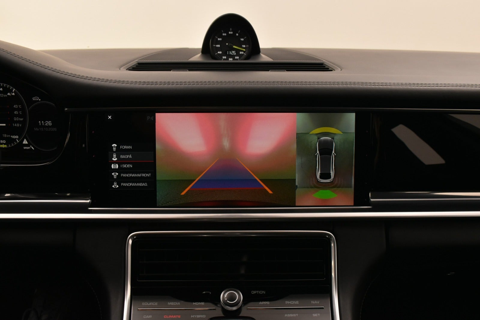 Grå Porsche Panamera 4 fra 2018