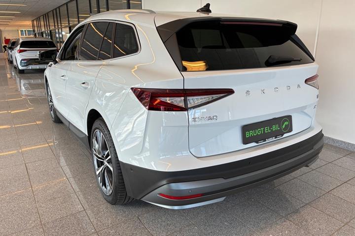 Hvid Skoda Enyaq fra 2022