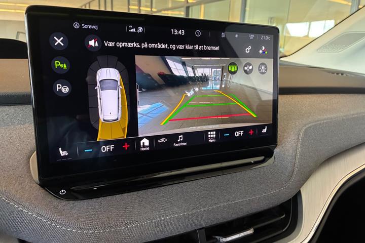 Hvid Skoda Enyaq fra 2022