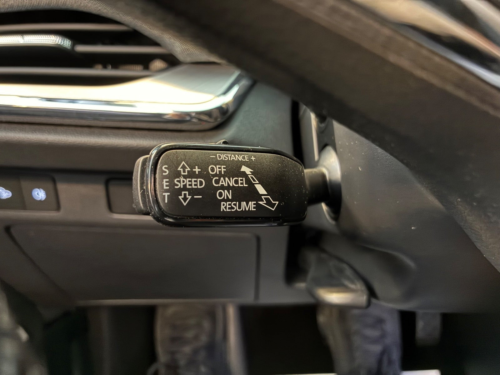 Hvid Skoda Enyaq fra 2022
